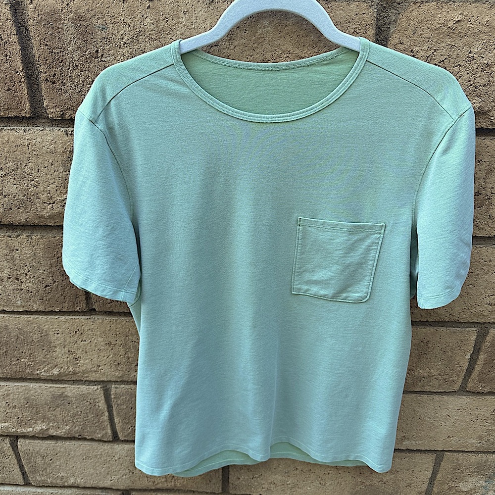Men’s Lululemon Chest Pocket Relaxed Fit Tee Medium